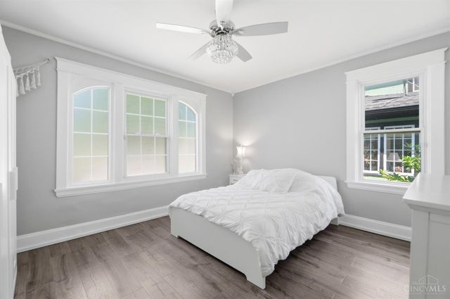910 Springfield Pike, Wyoming, OH 45215