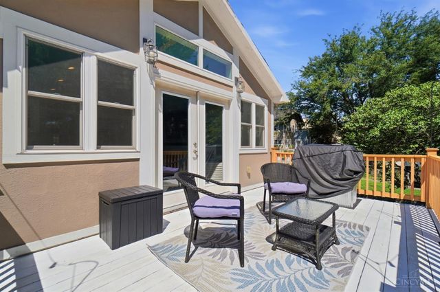 910 Springfield Pike, Wyoming, OH 45215