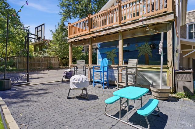 910 Springfield Pike, Wyoming, OH 45215