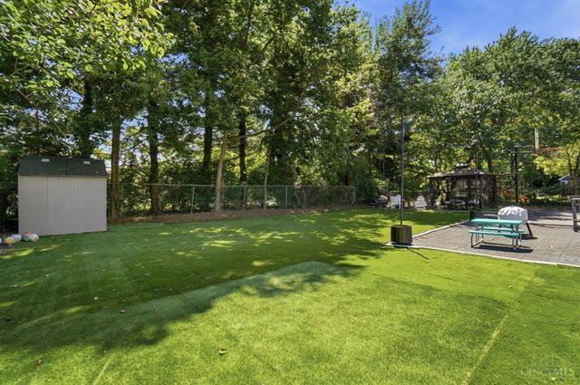 910 Springfield Pike, Wyoming, OH 45215