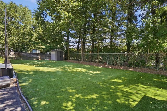 910 Springfield Pike, Wyoming, OH 45215
