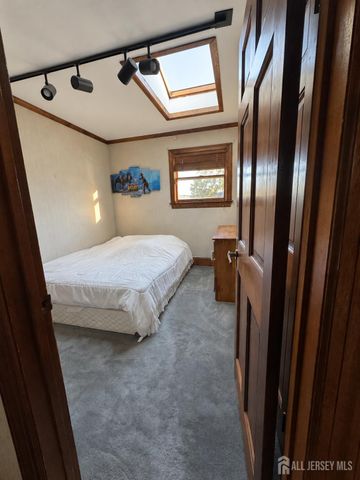 9 Barlow Road, Edison, NJ 08817