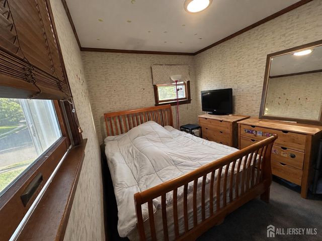 9 Barlow Road, Edison, NJ 08817