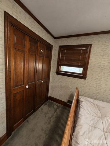 9 Barlow Road, Edison, NJ 08817