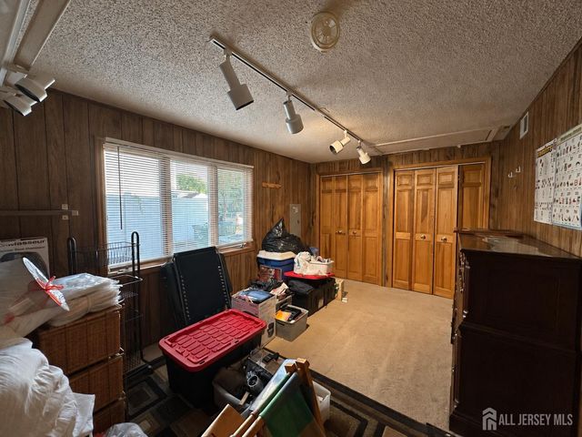 9 Barlow Road, Edison, NJ 08817