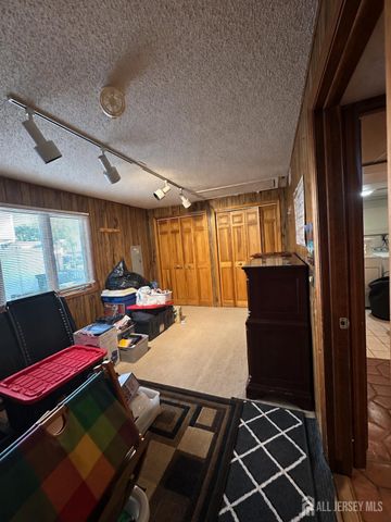 9 Barlow Road, Edison, NJ 08817