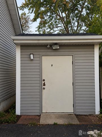 9 Barlow Road, Edison, NJ 08817