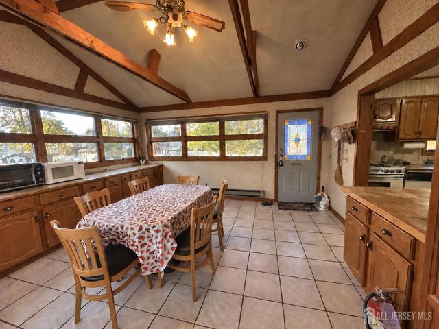 9 Barlow Road, Edison, NJ 08817