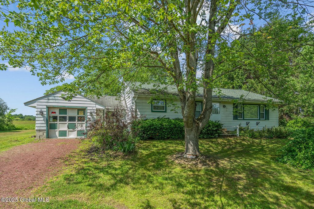 105 Mott Road, Moreau, NY 12831