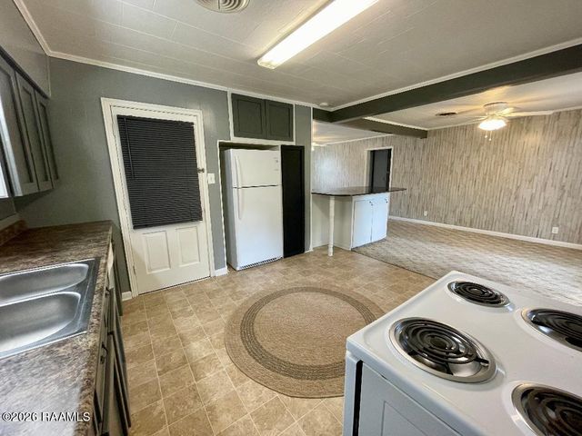 111 W Andrus Avenue, Opelousas, LA 70570