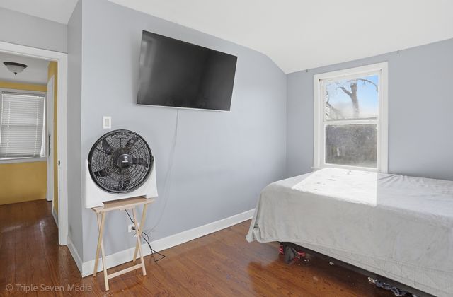 5201 S Neenah Avenue, Chicago, IL 60638