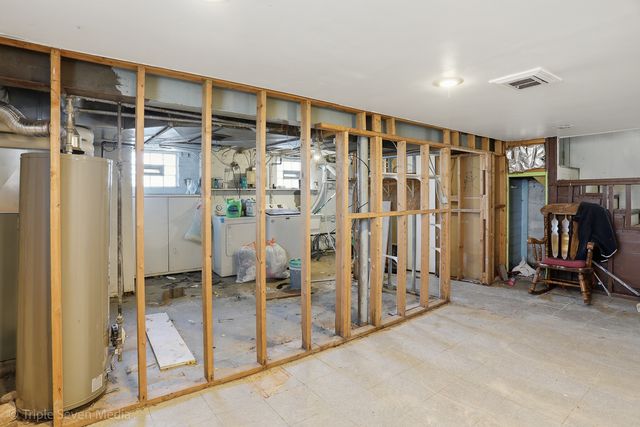 5201 S Neenah Avenue, Chicago, IL 60638