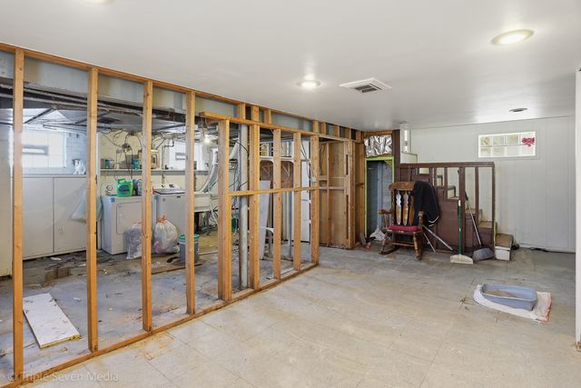 5201 S Neenah Avenue, Chicago, IL 60638