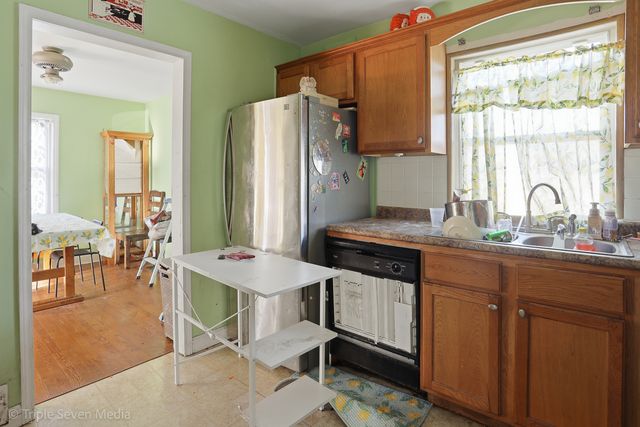 5201 S Neenah Avenue, Chicago, IL 60638