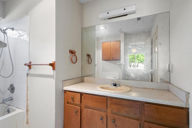 2614 Aylesbury LN, Austin, TX 78745