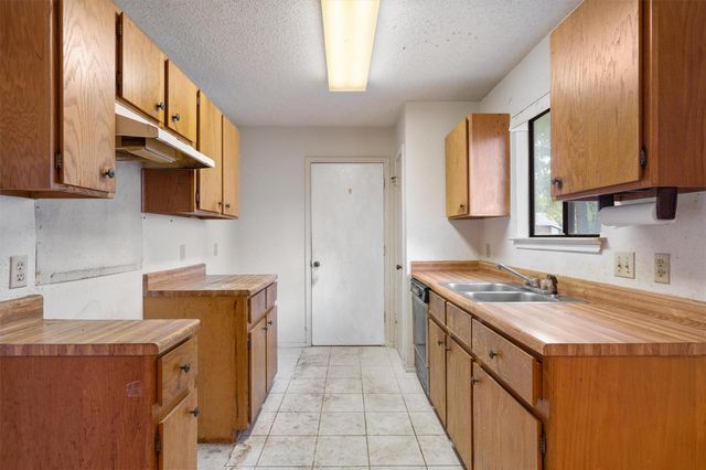 2614 Aylesbury LN, Austin, TX 78745