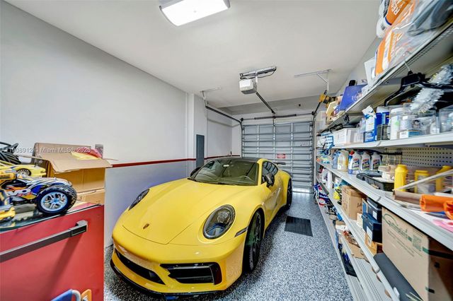 10867 NW 76th Ln, Doral, FL 33178