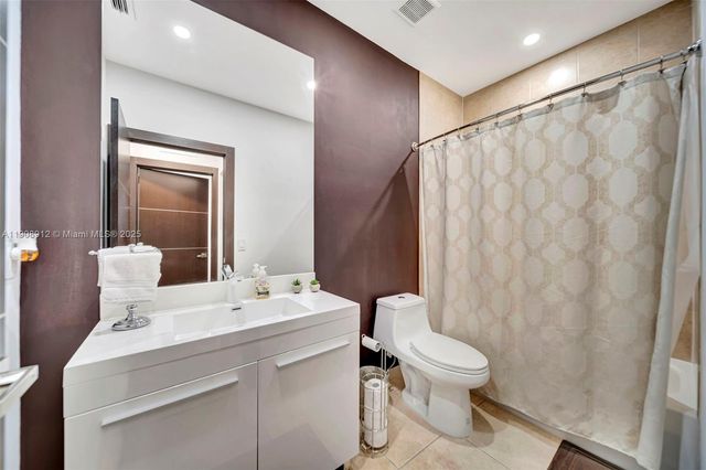 10867 NW 76th Ln, Doral, FL 33178