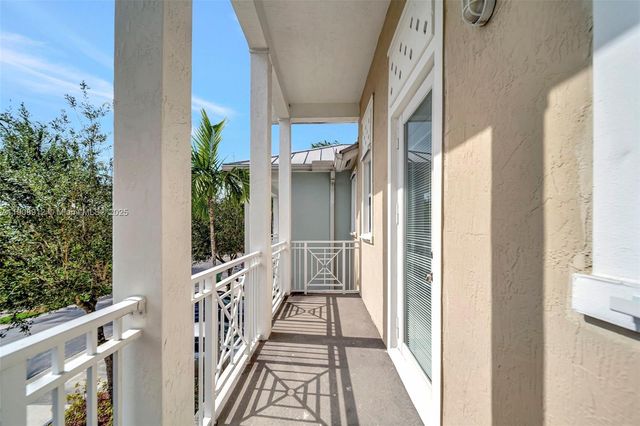 10867 NW 76th Ln, Doral, FL 33178