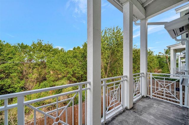 10867 NW 76th Ln, Doral, FL 33178