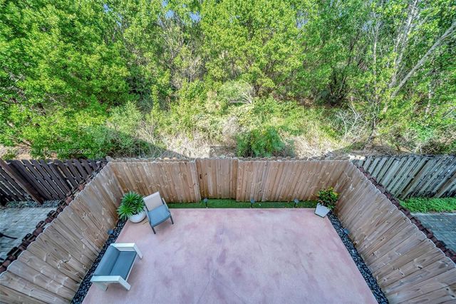 10867 NW 76th Ln, Doral, FL 33178