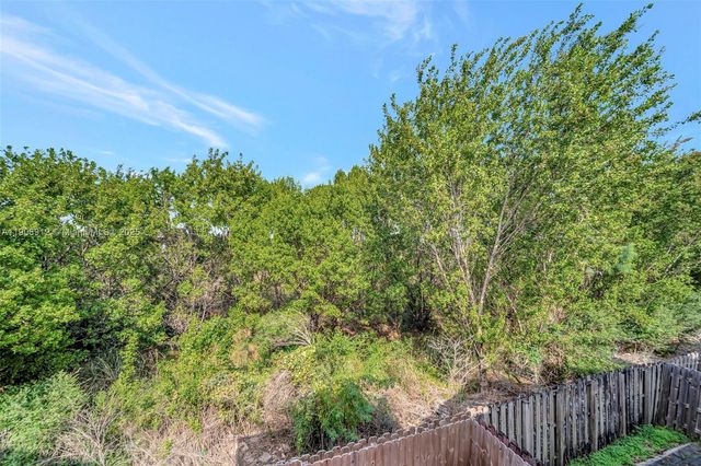 10867 NW 76th Ln, Doral, FL 33178