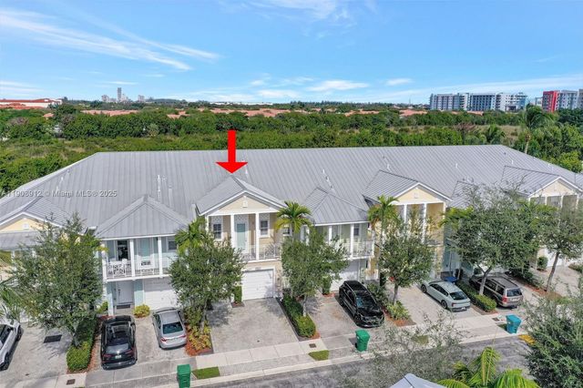 10867 NW 76th Ln, Doral, FL 33178