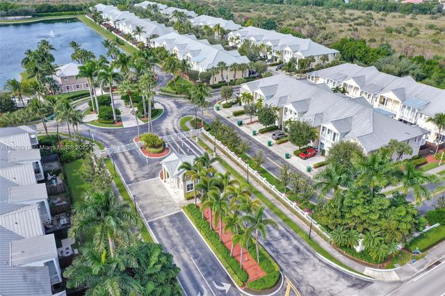 10867 NW 76th Ln, Doral, FL 33178