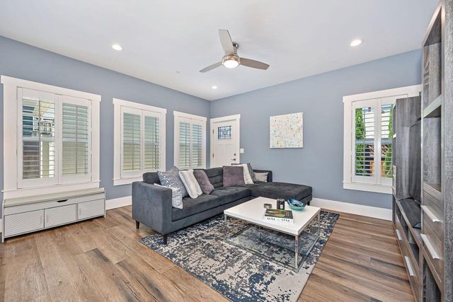 3160 1st Ave, Sacramento, CA 95817