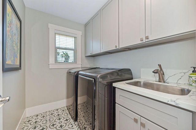 3160 1st Ave, Sacramento, CA 95817