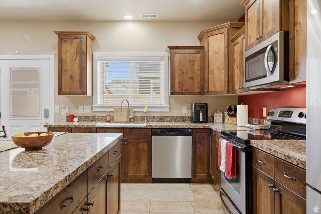 127 E RIVER BEND RD, Saratoga Springs, UT 84045