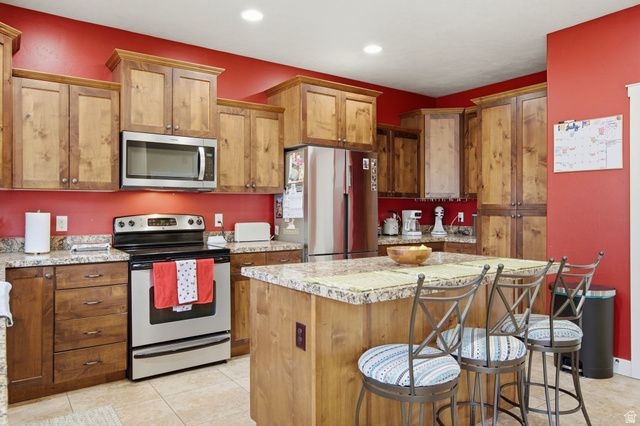 127 E RIVER BEND RD, Saratoga Springs, UT 84045