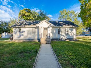 2769 Floyd Street, Lake Station, IN 46405