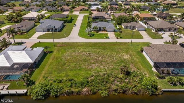 2201 SW 28th TER, Cape Coral, FL 33914