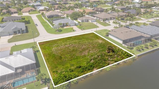2201 SW 28th TER, Cape Coral, FL 33914