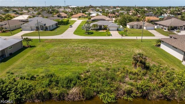 2201 SW 28th TER, Cape Coral, FL 33914