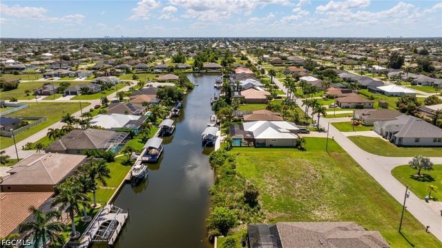 2201 SW 28th TER, Cape Coral, FL 33914