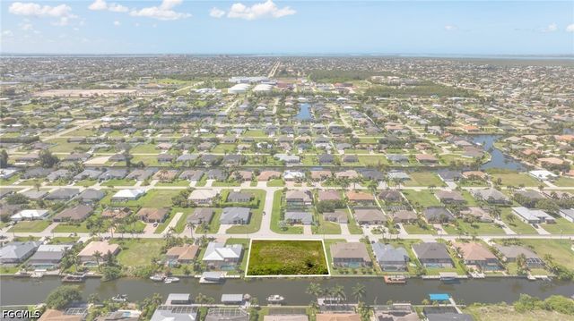 2201 SW 28th TER, Cape Coral, FL 33914