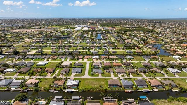 2201 SW 28th TER, Cape Coral, FL 33914