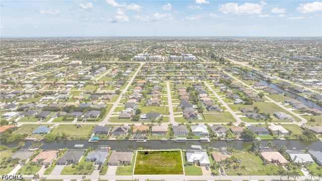 2201 SW 28th TER, Cape Coral, FL 33914