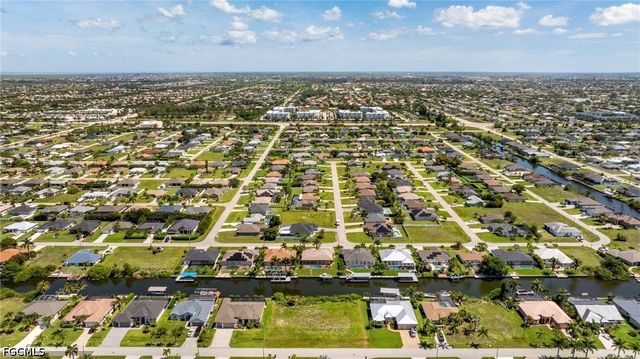 2201 SW 28th TER, Cape Coral, FL 33914