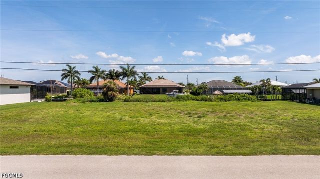 2201 SW 28th TER, Cape Coral, FL 33914