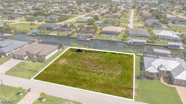 2201 SW 28th TER, Cape Coral, FL 33914