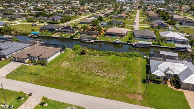 2201 SW 28th TER, Cape Coral, FL 33914