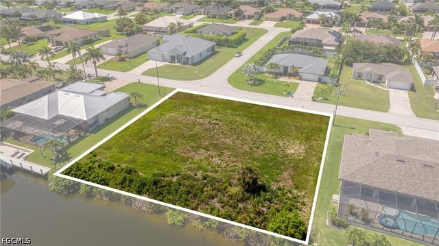 2201 SW 28th TER, Cape Coral, FL 33914
