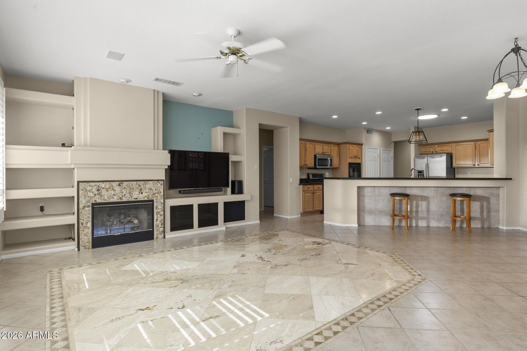 Image 10 of property listing at 16262 W TAMARACK Lane, Surprise, AZ 85374