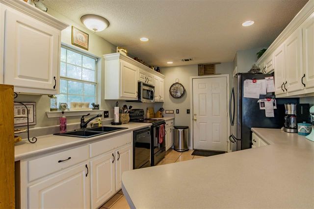 7111 Nelson Street, Navarre, FL 32566