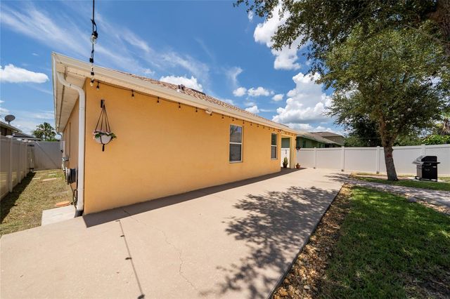 1831 CENTENNIAL AVENUE, St Cloud, FL 34769