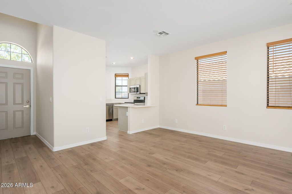 2126 W CAROL ANN Way, Phoenix, AZ 85023 — photo 5