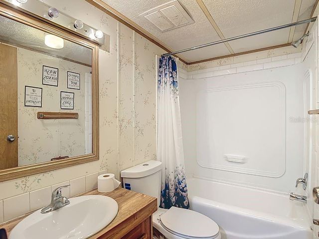 4907 DACCA DRIVE, Tampa, FL 33619